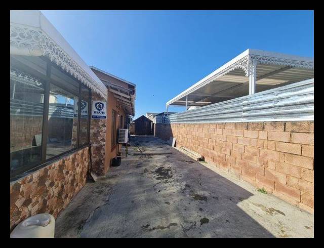 5 BEDROOM HOUSE FOR SALE IN BONELA